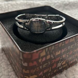 Fossil watch extra links